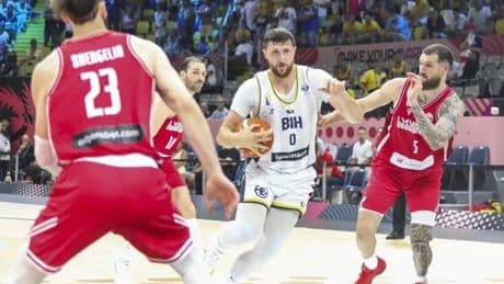 Bosna Hersek, Gürcistan'ı 8 sayı farkla geçti