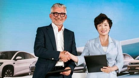 Stella Li, vicepresidenta de BYD: “Hemos llegado a Europa para quedarnos y producir aquí; queremos que los consumidores nos perciban como una marca local en un plazo de cinco años”