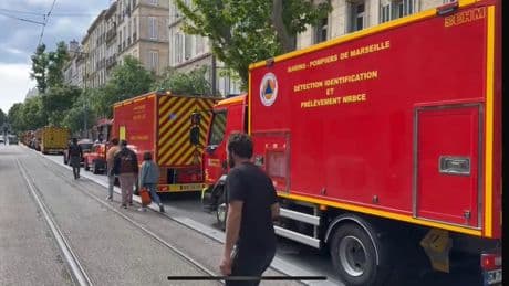Marseille: deux bouteilles explosent sur le boulevard Chave, la circulation paralysée
