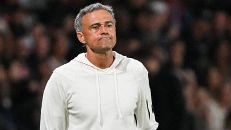 Paris Saint-Germain: Trainer Luis Enrique nach Sturz in der Notaufnahme