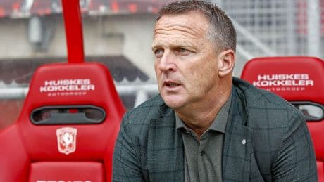 FC Twente stelt Van den Brom aan als trainer tot einde van seizoen