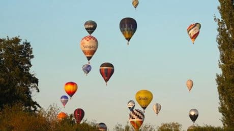 Ballonpracht über Oberfranken - Meisterschaft endet mit Ballonglühen
