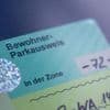 Bezirk will Verlustgeschäft beenden: Sind die günstigen Anwohnerparkausweise in Berlin rechtswidrig?