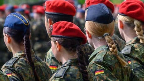 Nur jeder Dritte würde heute Wehrdienst leisten