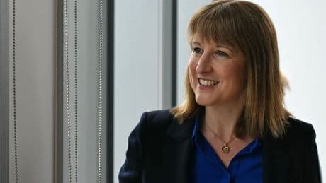 Reeves sets out sweeping reforms to financial sector in search for growth