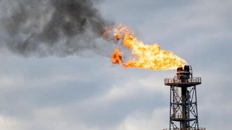 Sorgen um Rohstoff-Versorgung: Öl und Gas deutlich teurer nach Angriff auf Iran - Dax sinkt