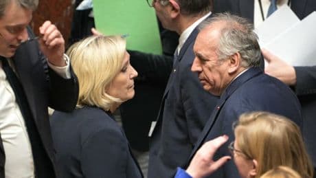 Retraites: le RN peut-il vraiment faire tomber François Bayrou? La censure, l’option à haut risque pour Marine Le Pen