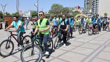 Elazığ'da pedallar sağlık için çevrildi