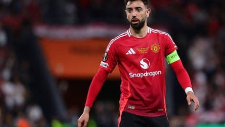 Bruno Fernandes sent message by former Premier League star over Al-Hilal transfer as Man Utd star remains in talks