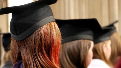 Miles de jóvenes afrontarán la PAU en 2025: el verdadero reto será elegir una carrera con futuro laboral cuando la aprueben