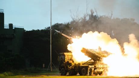 HIMARS ilk kez kullanıldı! 33 roket ateşlendi