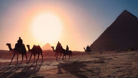 Gratte-ciel, universités, hôpitaux: au milieu d'un désert, l'Egypte prévoit de construire une ville entière