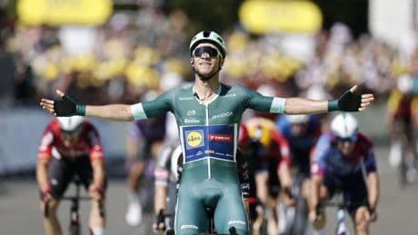 Milan sorprende a todos y se lleva la victoria al esprint en la octava etapa del Tour de Francia