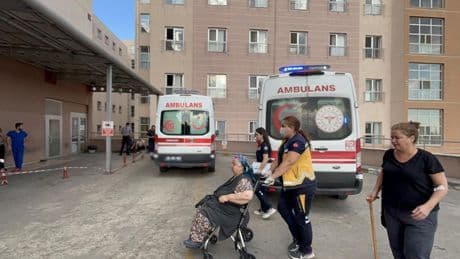 Kiracıdan ev sahiplerine biber gazlı saldırı! Hastanelik oldular
