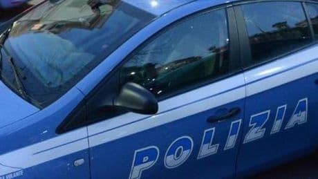 Partorisce e getta il bimbo nel water, arrestata a Roma