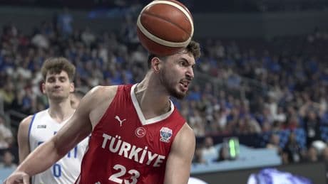 Türkiye, bugün EuroBasket'te grup liderliği için sahaya çıkıyor