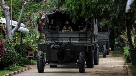 Thailandia-Cambogia, tensione esplosiva al confine: legge marziale e 138.000 civili evacuati
