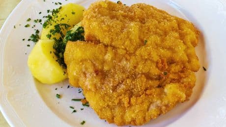 Regierung reduziert Mehrwertsteuer - Wirte wollen Schnitzelpreise nicht senken