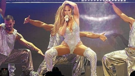 Jennifer Lopez pone el BEC a sus pies