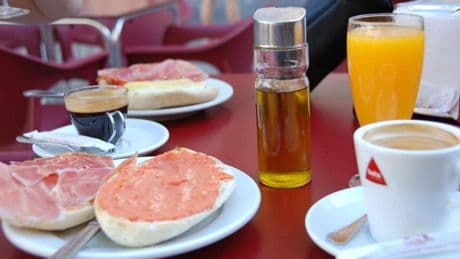 El tic-tac del metabolismo: así influye la hora del desayuno en España en el sobrepeso