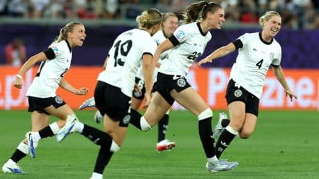 Expertin erklärt, was Frauen- vom Männerfußball unterscheidet