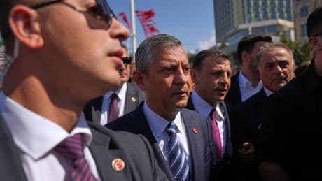 Opposition in der Türkei: Türkisches Gericht vertagt Prozess gegen Oppositionsführer Özel
