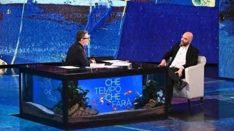 "Essere un simbolo ha un prezzo da pagare". E Saviano fa la vittima da Fazio