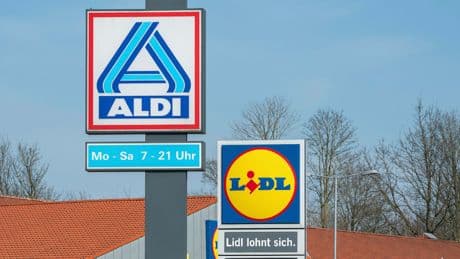 Nachdem Lidl vorgelegt hat - Jetzt senkt auch Aldi die Preise für hunderte Artikel!
