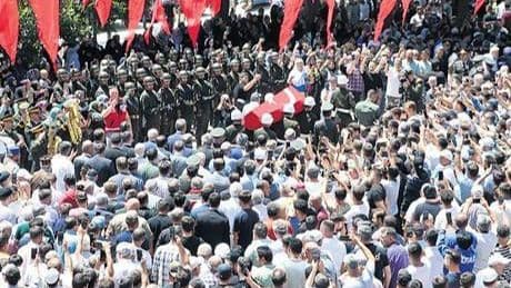 10 şehide veda! Son bakışlar...