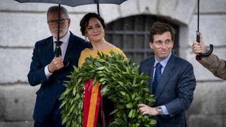 Un Dos de Mayo en Cibeles: guerra fría entre Almeida y el PSOE de Reyes Maroto y veto al delegado en San Isidro