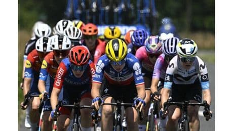 Depuis sa moto, Marion Hérault-Garnier juge le Tour « extraordinaire »