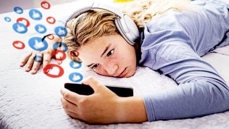 ¿Por qué la generación Z aplaza cada vez más sus primeras relaciones?