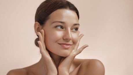 Cam cilt trendi tüm hızıyla ülkemizde! Peki nedir bu cam cilt uygulamaları?