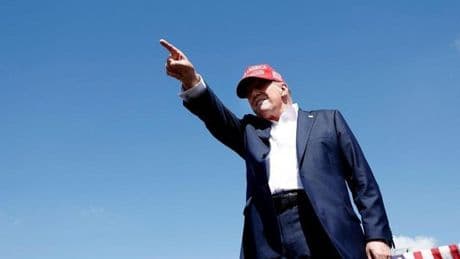 ABD halkı askeri geçidi dinlemedi: Trump'a karşı 'kral yok' protestosu