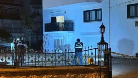 Genç kadın bıçaklı saldırıda öldürüldü