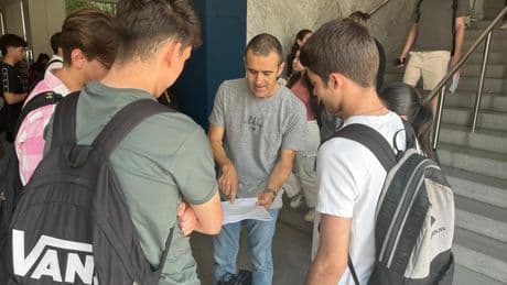 Los 7 de Paiporta, los únicos que han podido hacer la PAU tras la dana: "Cuando buscas comida y agua, estudiar es lo de menos"