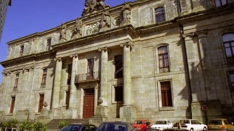 Estas son las tres mejores universidades de Galicia, según Forbes: en ellas estudiaron Feijóo y Marta Ortega