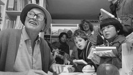 Roald Dahl, más allá de la literatura infantil: sus cuentos macabros que inspiraron a Hitchcock y Tarantino