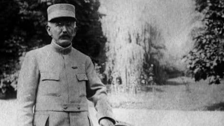 L'Assemblée nationale approuve à l'unanimité l'élévation d'Alfred Dreyfus au grade de "général de brigade"