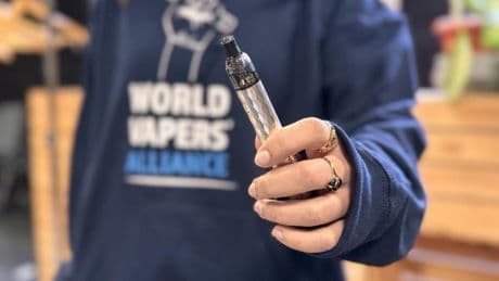 Un estudio asegura que los 'vapers' desechables son más tóxicos que los tradicionales