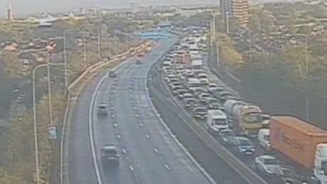 M60 police incident sees motorway delays of up to two hours