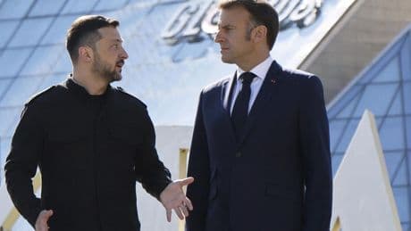 Macron roept op tot directe gesprekken tussen Oekraïne en Rusland