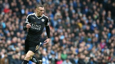 Leicester, Vardy fischia al posto dell'arbitro infortunato: cosa è successo durante la partita di Premier League col Southampton
