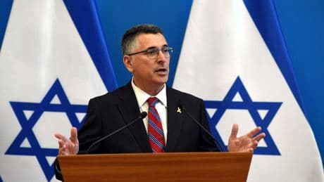 Israel acusa a Sánchez de "incitar" las protestas que paralizaron la última etapa de la Vuelta: "Vergüenza para España"