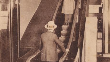 100 Jahre Rolltreppe: Anfangs reichten Diener Brandy und Riechsalz