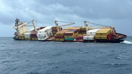 640 conteneurs dans l'océan: un cargo transportant des "marchandises dangereuses" a coulé au large de l'Inde
