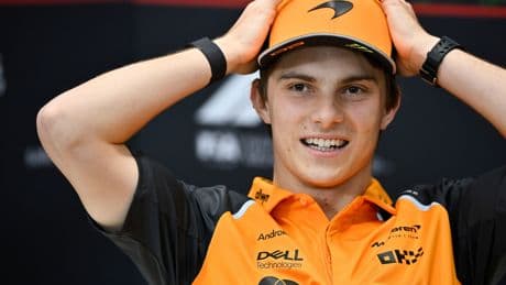 Piastri responde a las comparaciones con Fernando Alonso: "Que me asemejen con uno de los mejores es positivo"