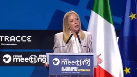 Meloni al Meeting: "Priorità piano casa. Sui migranti giudici e burocrati non ci fermeranno"