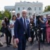 De radicaal-rechtse vingerafdrukken van Stephen Miller zijn overal op het Trump-beleid terug te vinden