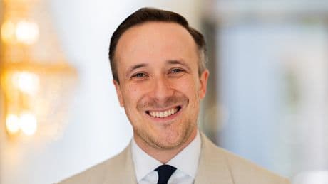Im Steckbrief - Das ist der Mode-Influencer Joe Laschet